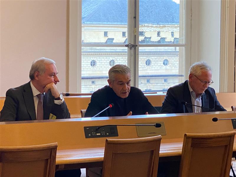 3f68dc18-9a20-4891-9445-dc7fb562a086